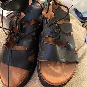 Miz Mooz size 10 Black Leather sandals